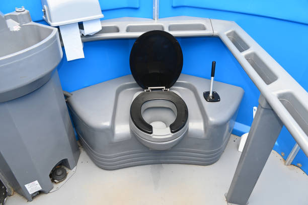 Affordable portable toilet rental in Harristown, IL